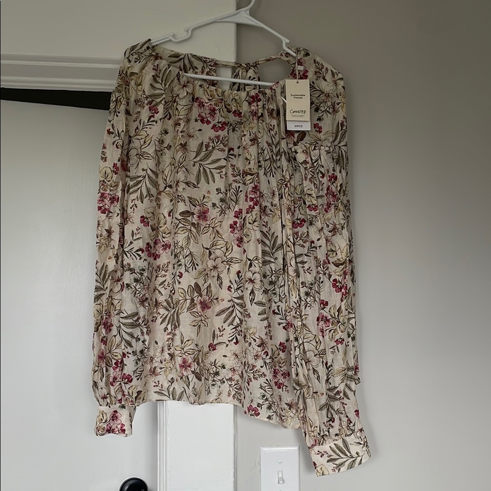 NWT Mango Long Sleeve Chiffon Floral Blouse